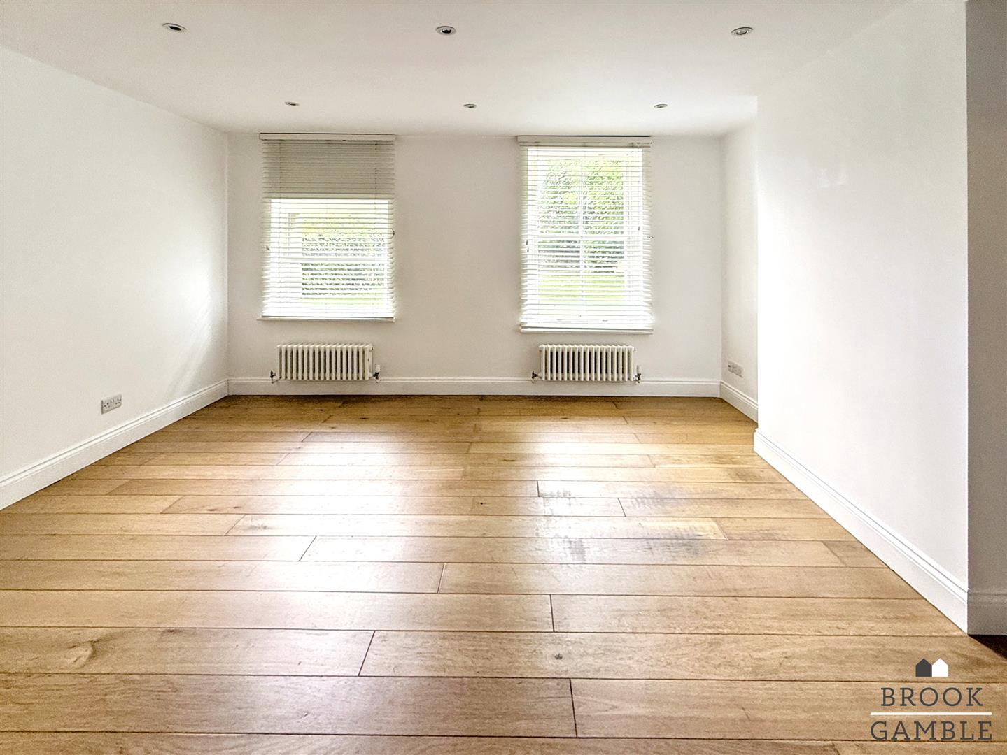 2 Bedroom Apartment. 13 Granville Road in Eastbourne,  8